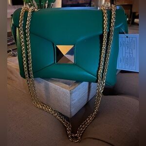Urban Expressions Emerald Crossbody – Vegan Leather with Gold Chain
